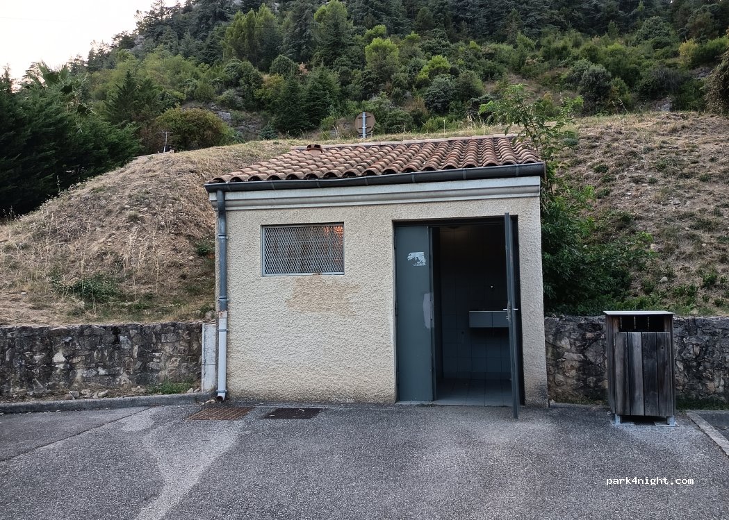 (07130) Soyons - Chemin des Grottes — foto