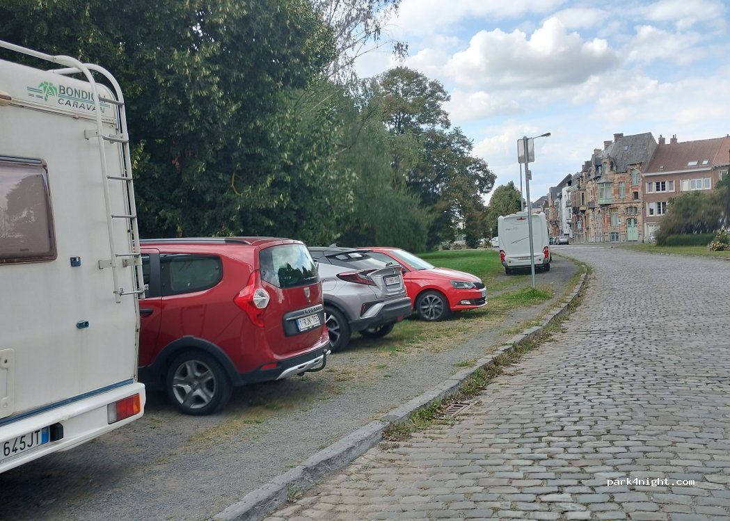 (7500) Tournai - Boulevard des Combattants — foto