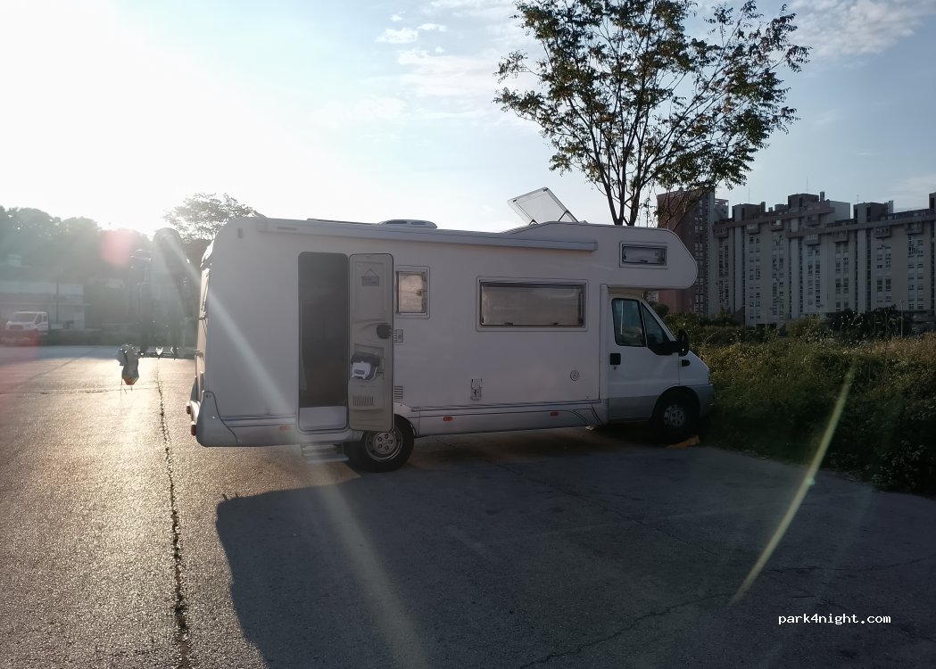 (21111) Split - Ul. Krune Prijatelja — foto 2