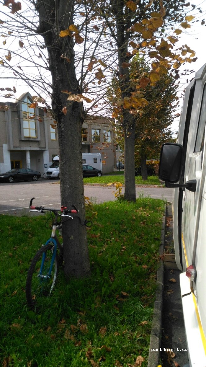 (92220) Bagneux - 44 Avenue de Garlande — foto