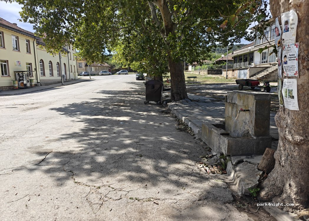 (5048) Pchelishte - Unnamed Road — foto