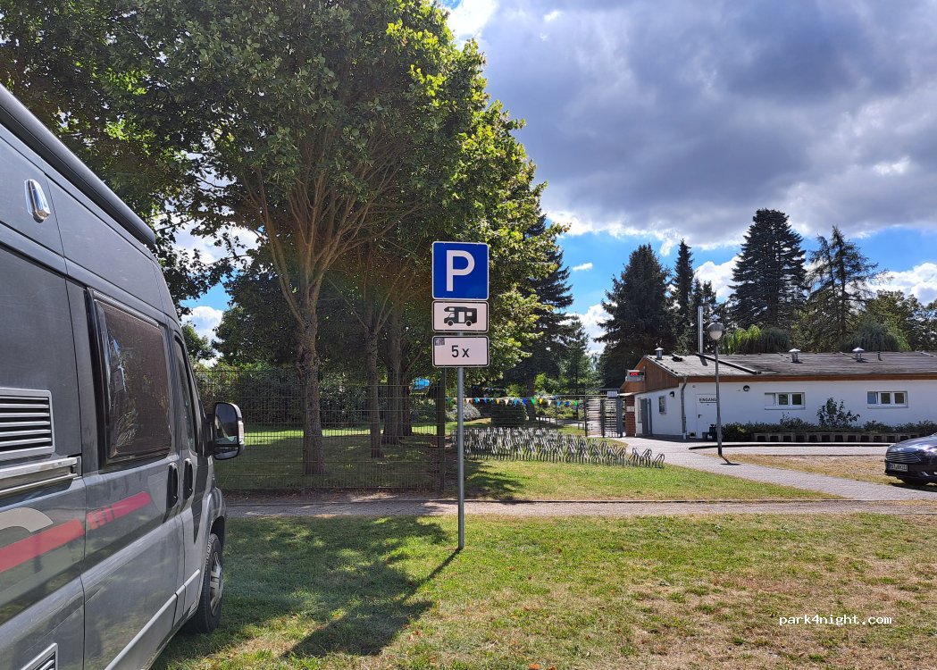 (17098) Friedland - Woldegker Chaussee — foto