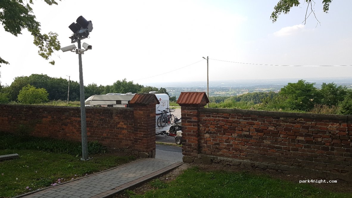 (32-020) Biskupice - — foto 2
