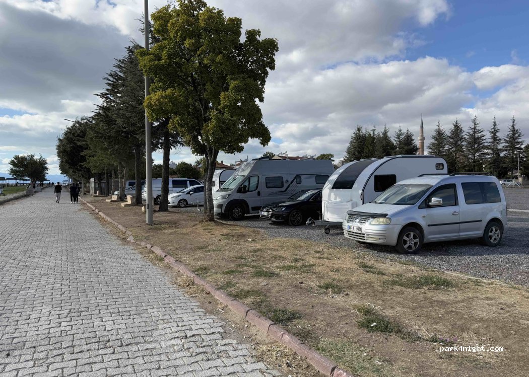 (42700) Beyşehir - Unnamed Road — foto