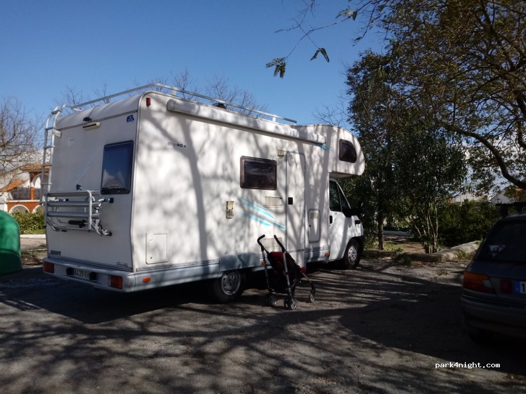 (7240) Mourão - 7 Largo das Portas de São Bento — foto