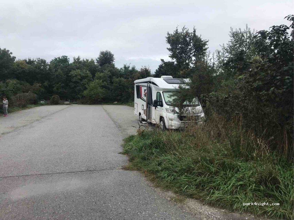(1220) Wien - 90 Dechantweg — foto