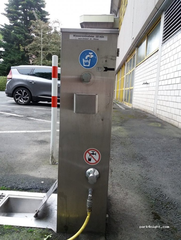 Wohnmobilstellplatz am Hallenbad in Siegen — foto 2