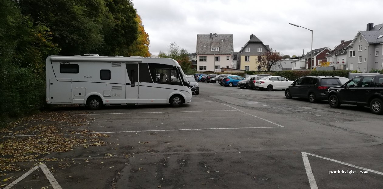 Wohnmobilstellplatz am Hallenbad in Siegen — foto 3