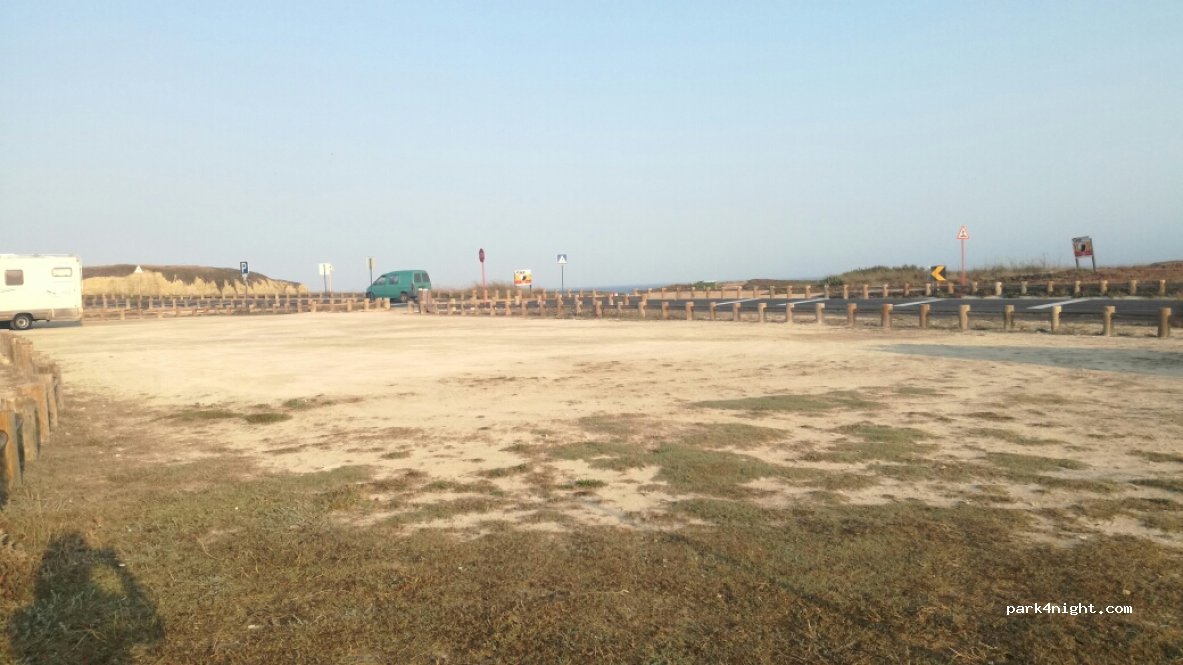 (2520) Peniche - Estrada Marginal Norte — foto 3