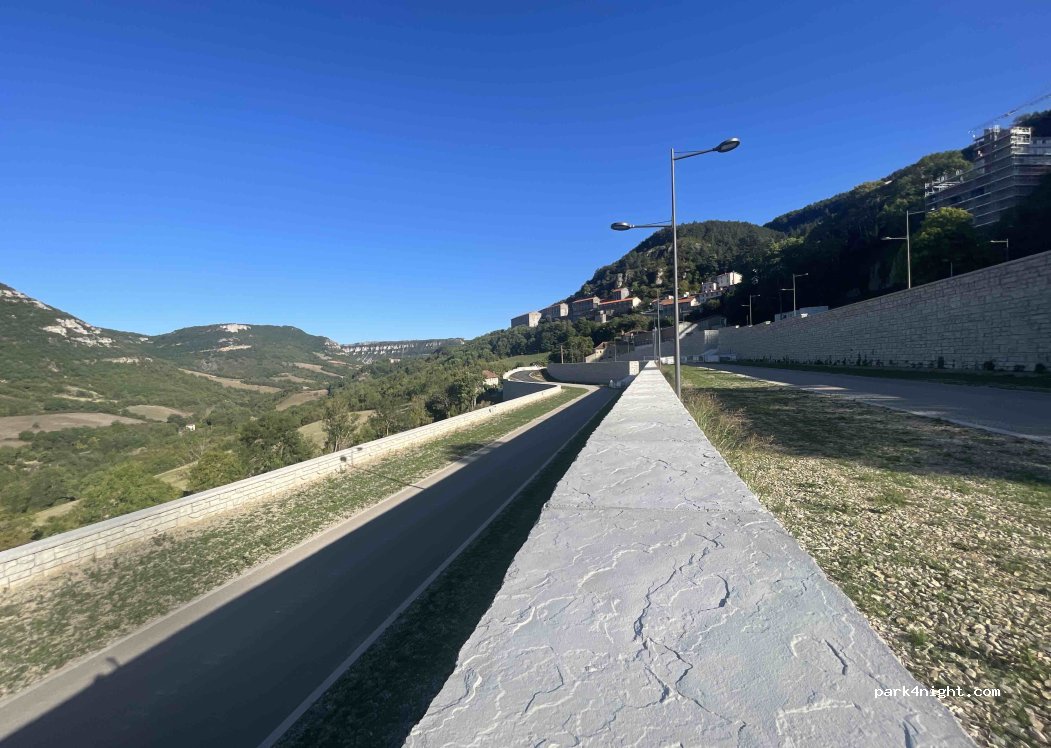 (12250) Roquefort-sur-Soulzon - Chemin du Mas — foto