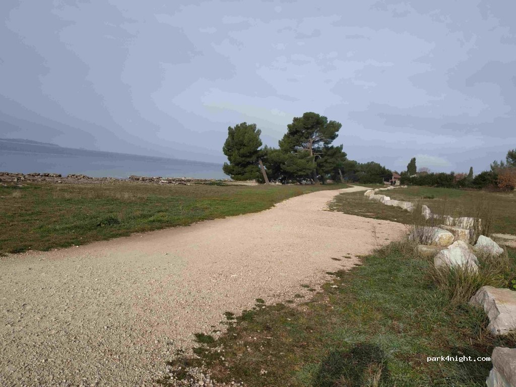 (52215) Peroj - Unnamed Road — foto 2