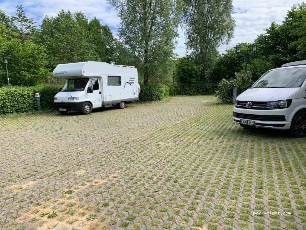 (17252) Mirow - 1A Schloßstraße — foto