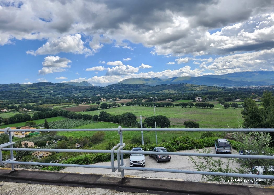 (06038) Spello - Via Salnitraria — foto 3