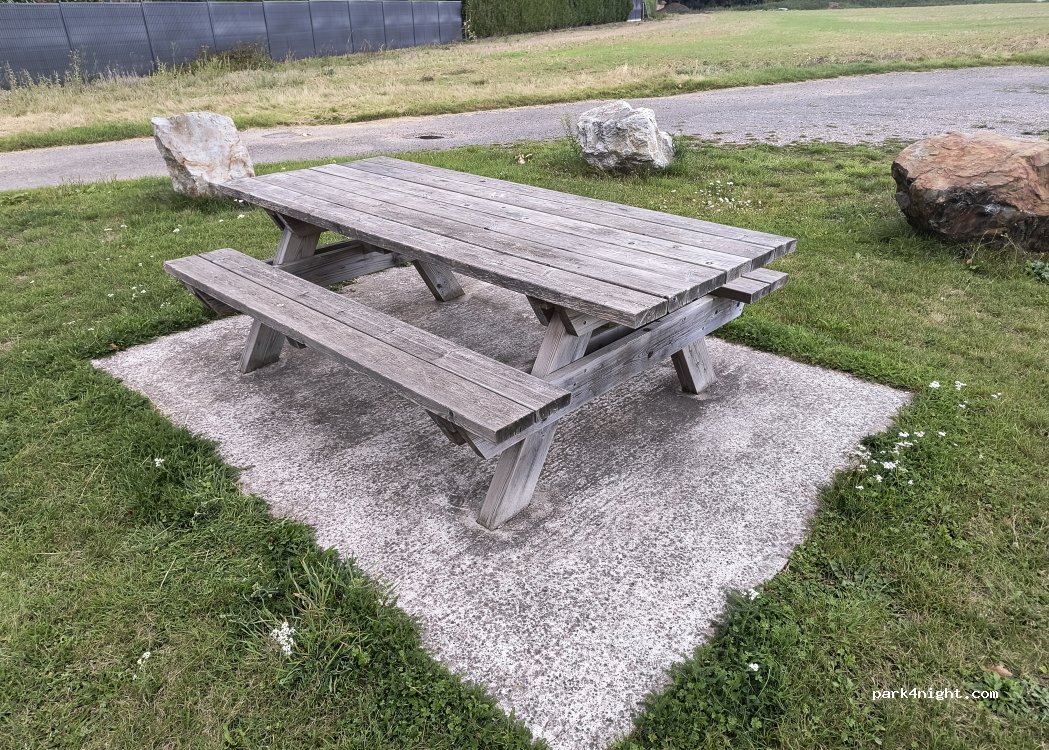 (27800) Harcourt - Rue du Stade — foto 4