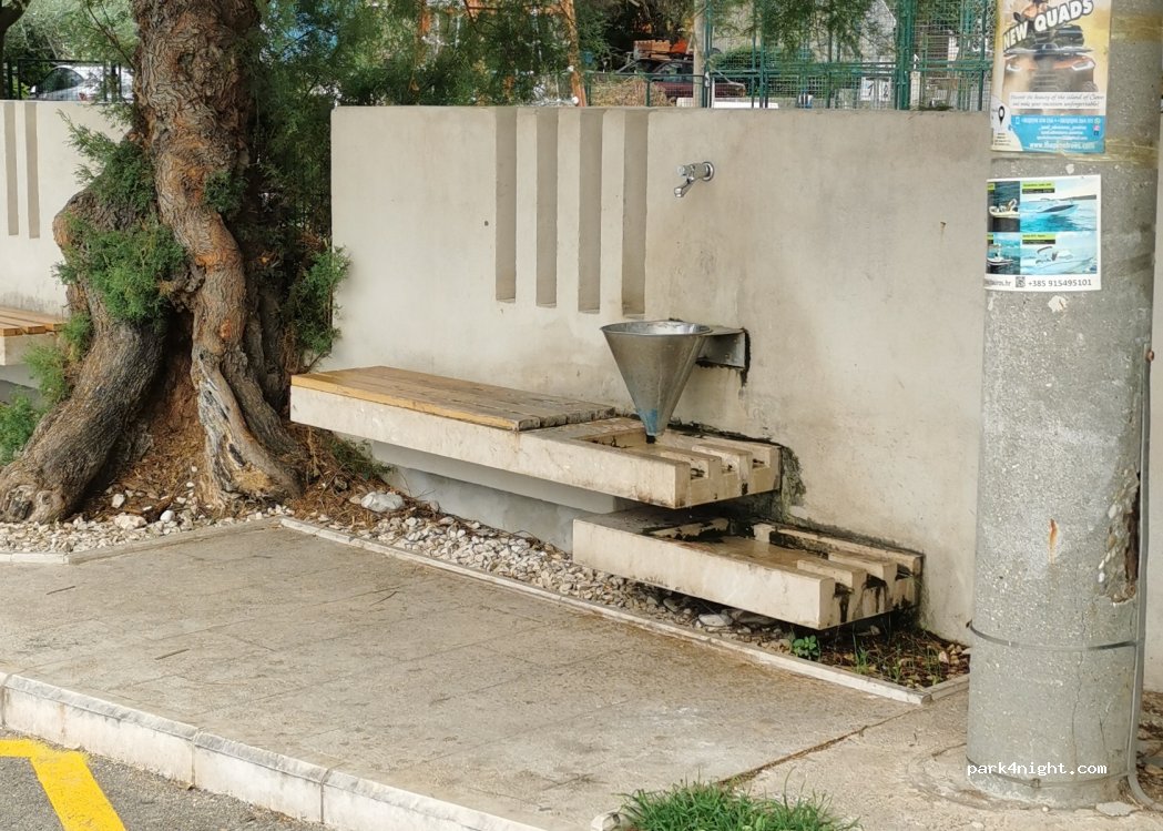 (21224) Slatine - Obala kralja Zvonimira — foto