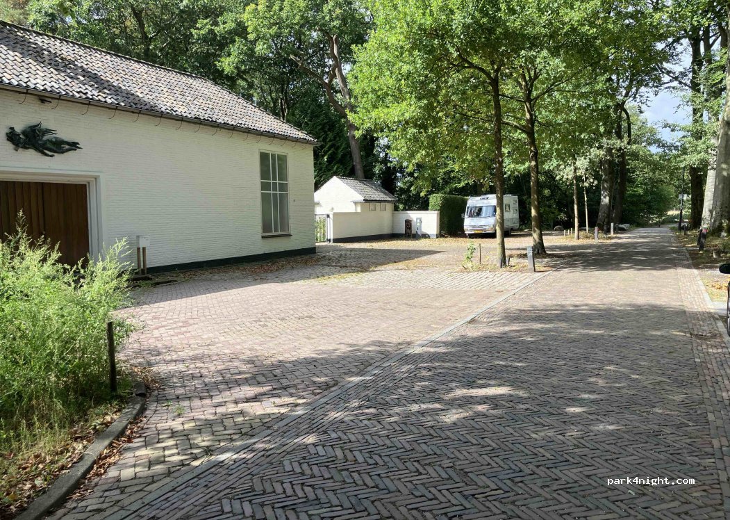 (4834MJ) Breda - Bieberglaan — foto 2