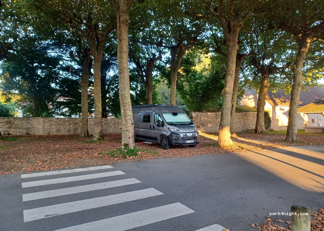 (87260) Saint-Paul - Rue du Stade — foto