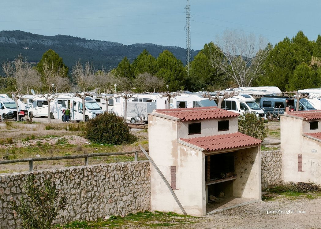 Área Autocaravanas Bellús — foto 2