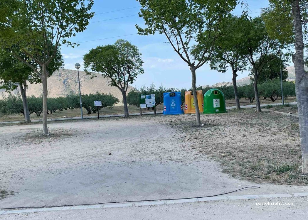 Área Autocaravanas Bellús — foto 3