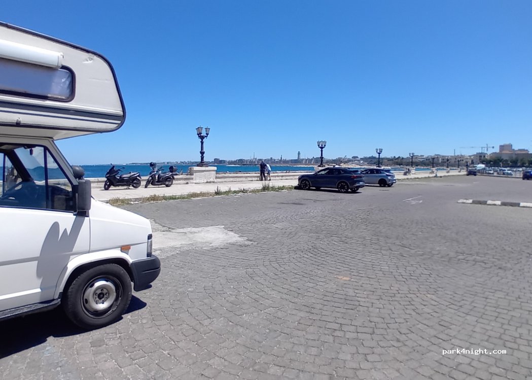 (70123) Bari - Piazzale Colombo Cristoforo — foto 4