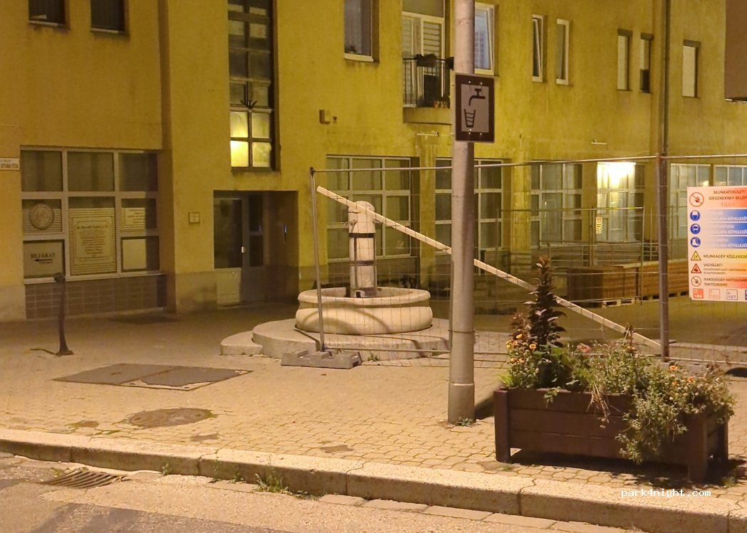 () Pápa - Pálos tér — foto 2