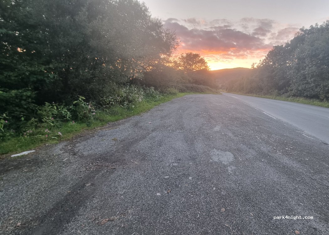 (SY20 8LX) Cemmaes Road - B4404 — foto