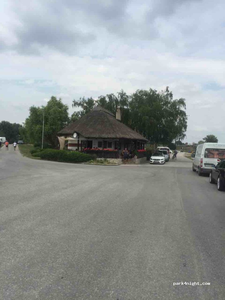 (945 01) Komárno - 12A Elektrárenská cesta — foto