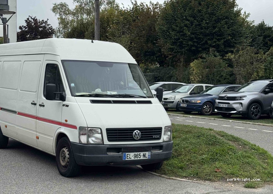 (77300) Fontainebleau - Boulevard Crevat-Durant — foto