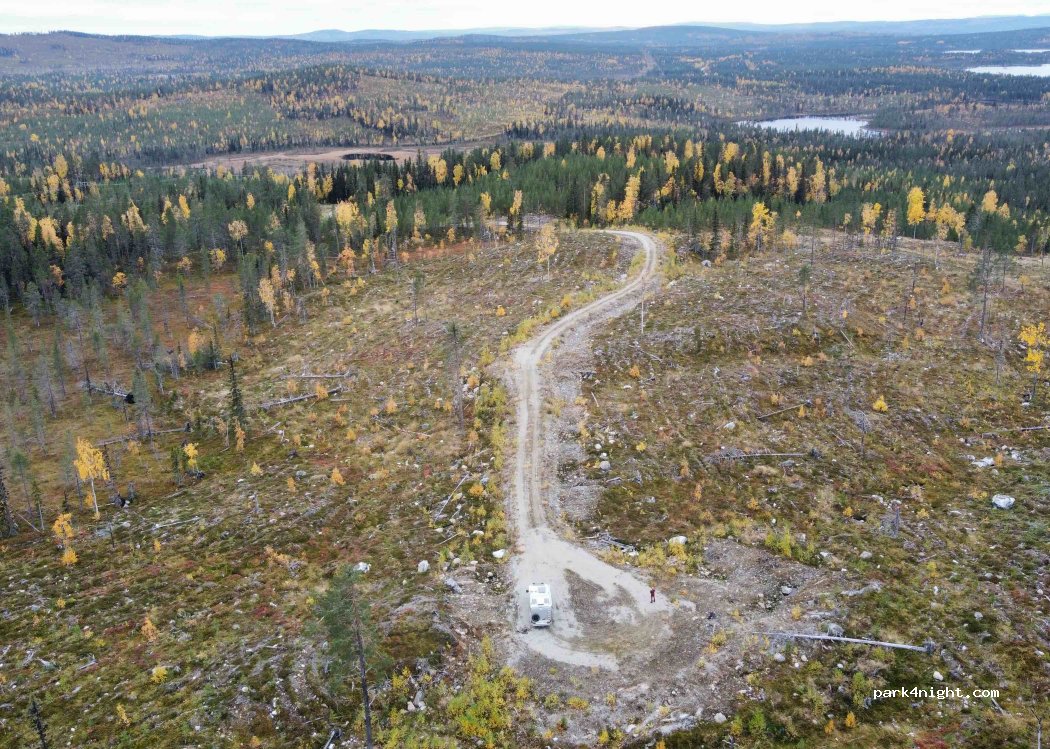 () Svarttrask - Unnamed Road — foto 2