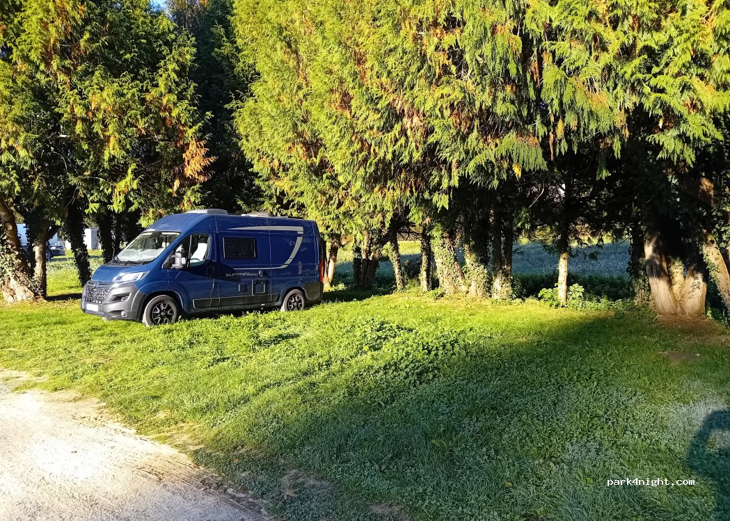 (24550) Mazeyrolles - D 660 — foto
