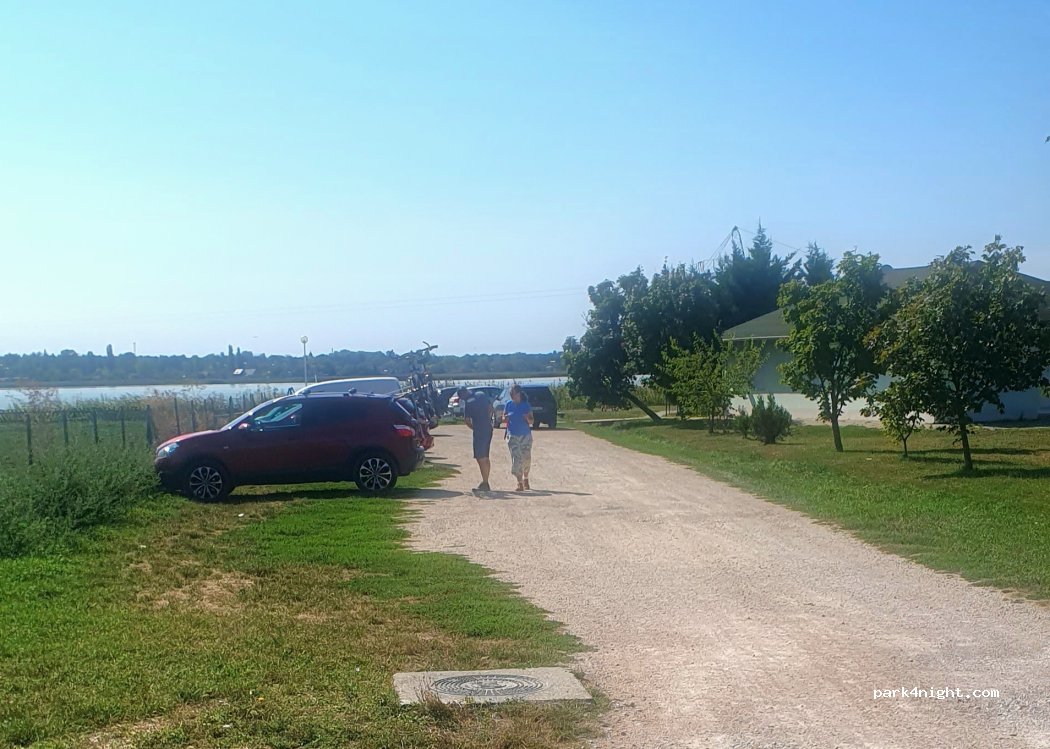 (2481) Velence - Strand utca — foto 2