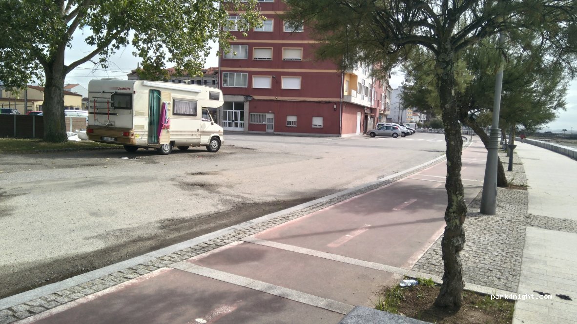(36630) Cambados - 56-58 Rúa Pombal — foto