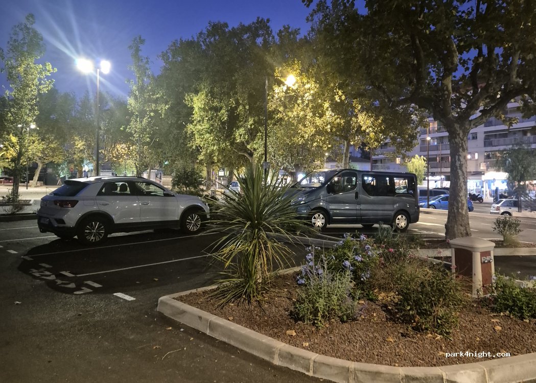 () Fréjus - Place de la Poste — foto