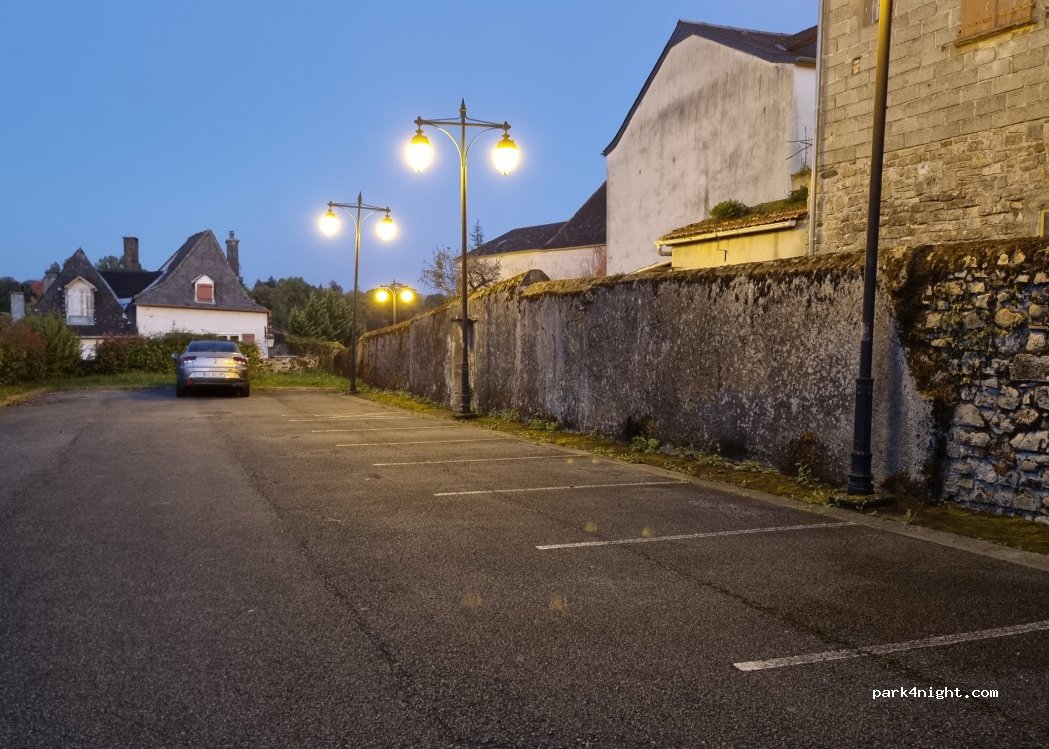 (64400) Oloron-Sainte-Marie - Rue du Croissant — foto