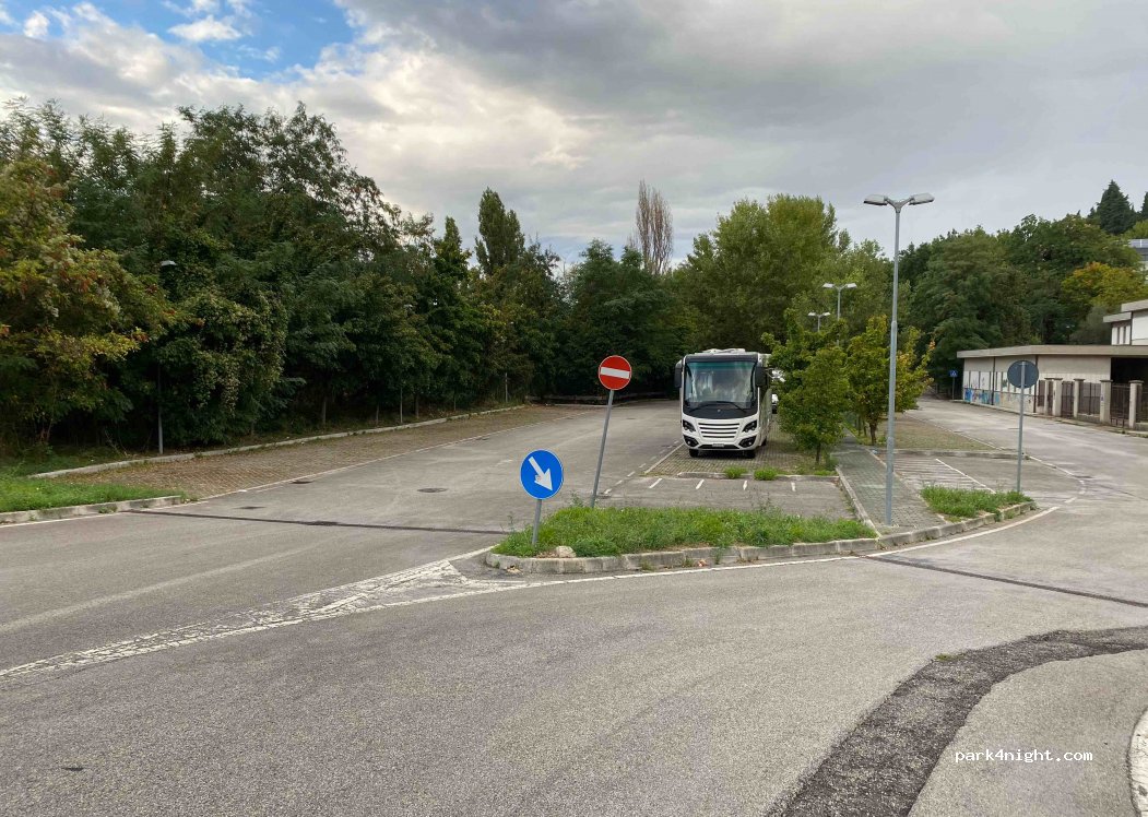 (61029) Urbino - Viale Pablo Neruda — foto 2