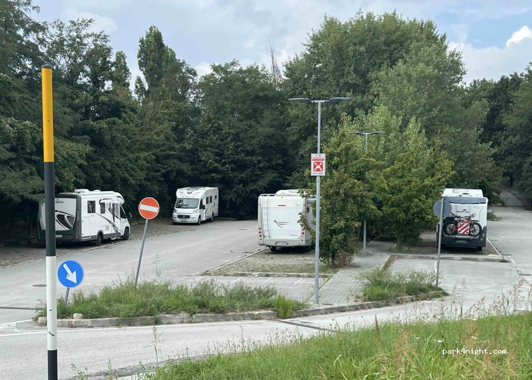 (61029) Urbino - Viale Pablo Neruda — foto 5