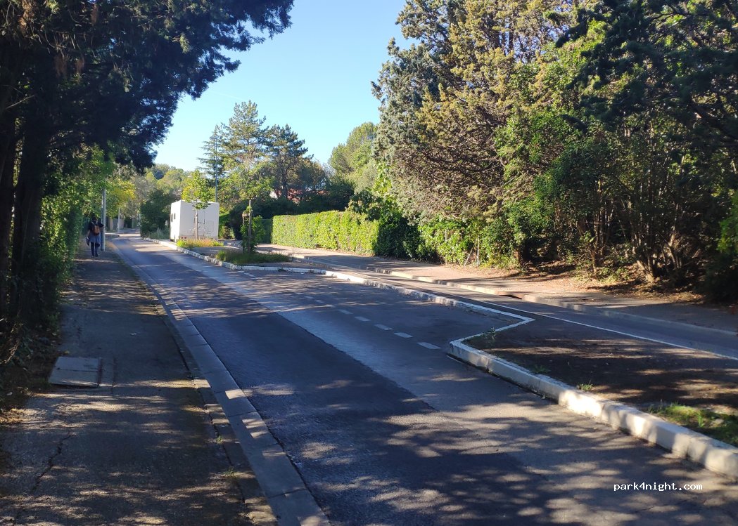 (13626) Aix-en-Provence - Avenue Eugène de Mazenod — foto