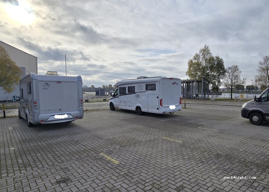 (28217) Bremen - Waterfront-Promenade — foto 2