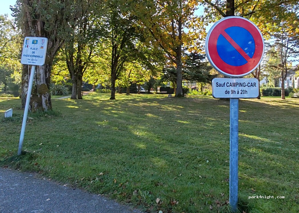 (44110) Châteaubriant - Place de Radevormwald — foto
