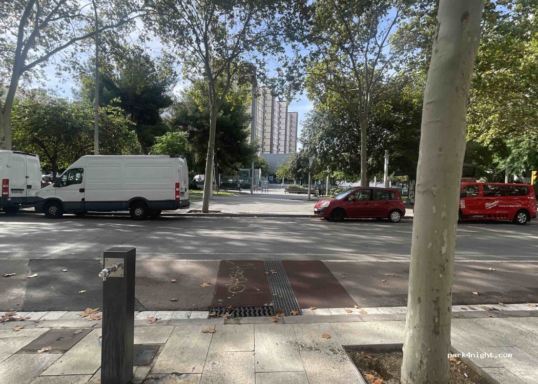 (08907) l'Hospitalet de Llobregat - Rambla de la Marina — foto