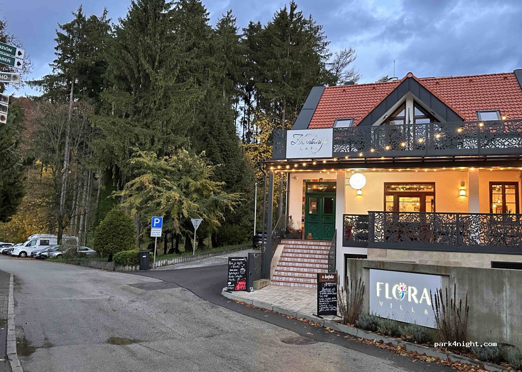 (013 13) Rajecké Teplice - Osloboditeľov — foto