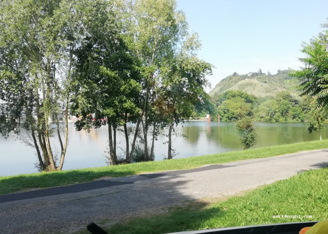 (27740) Poses - 2 Quai du Barrage — foto 4