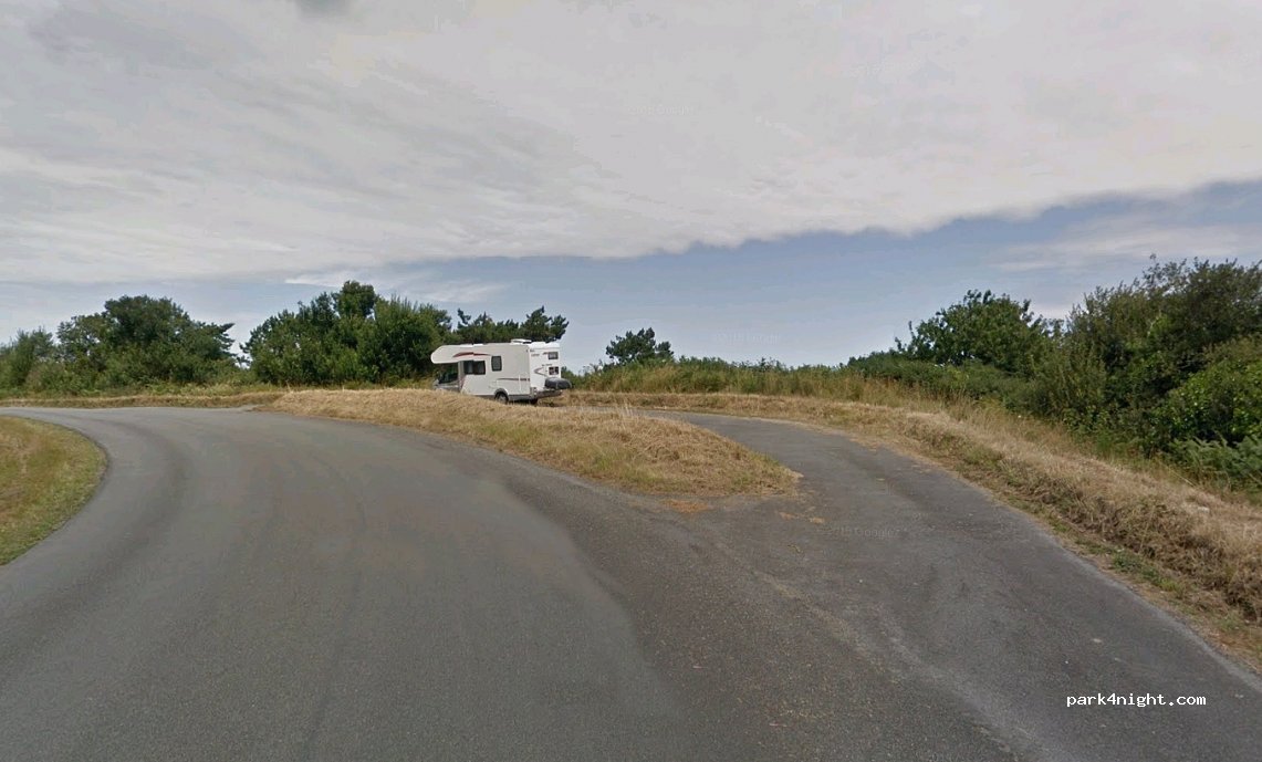 (29241) Locquirec - Rue de la Corniche — foto
