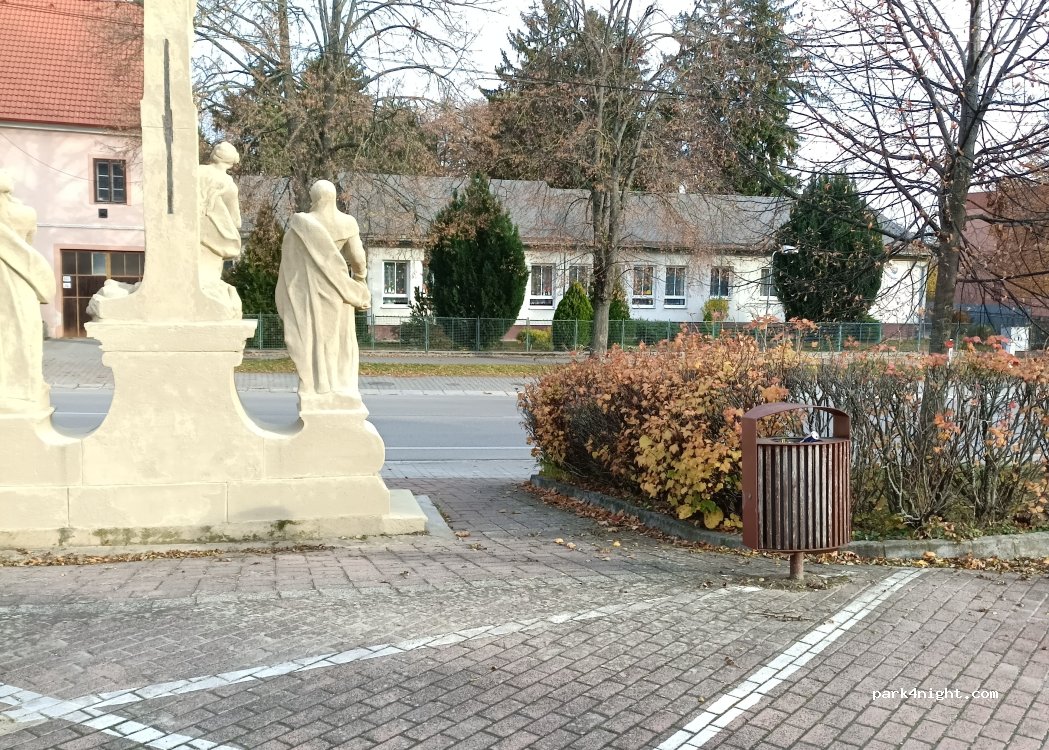 (916 21) District of Nové Mesto nad Váhom - Malinovského — foto