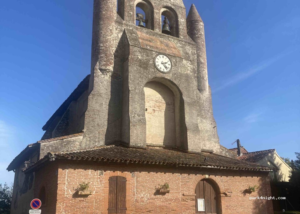 (31190) Puydaniel - Place du Château — foto