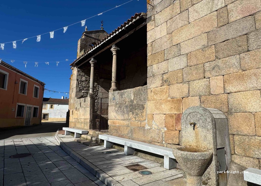 () Almendra - Calle de Evelio Martín — foto