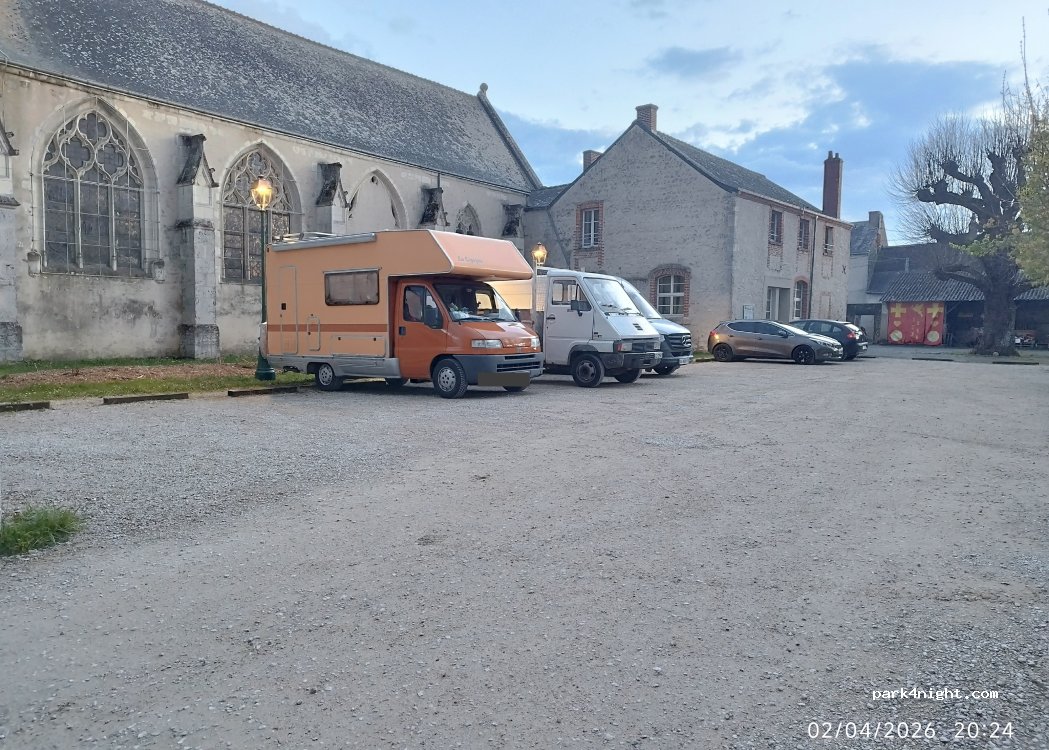 (41500) Suèvres - Place de l'Église — foto