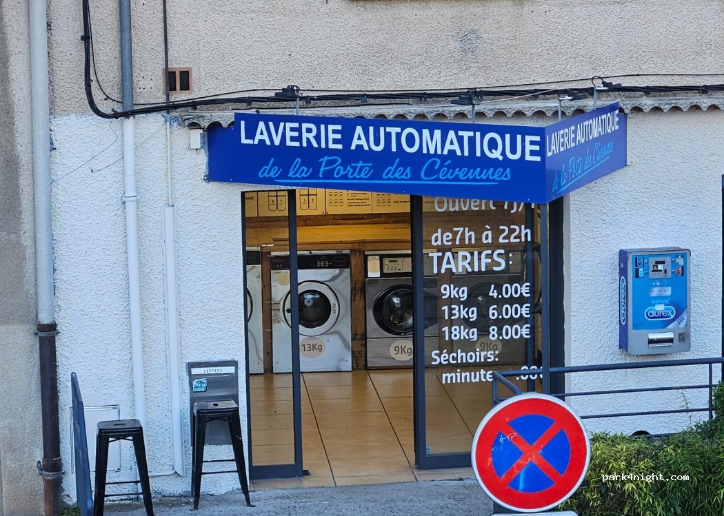 (30140) Anduze - Rue Basse 7 — foto