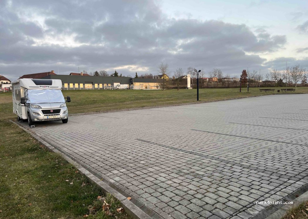 (390 05) Tábor - Unnamed Road — foto 2