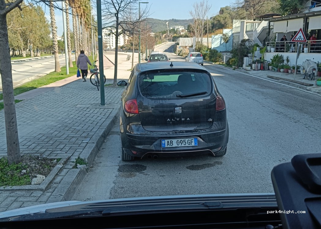 (9401-9403) Vlora - Dhimiter Konomi — foto